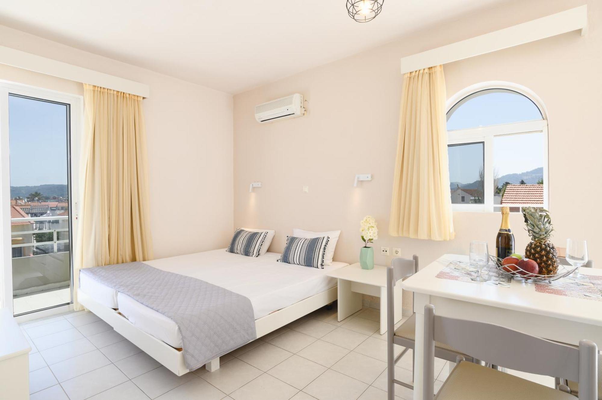 Eugenia Studios & Apartments Ialysos  Buitenkant foto